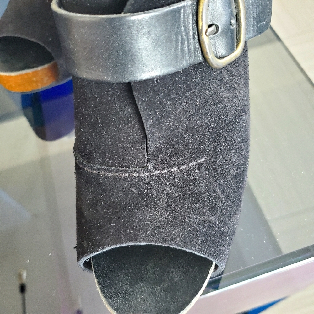 Women black suede heels